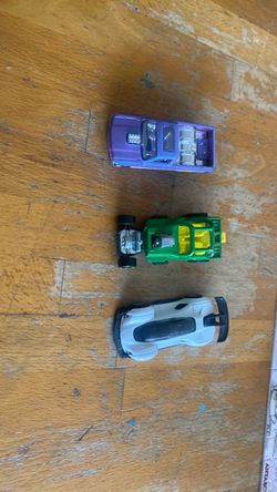 Hot Wheels Die-Cast Cars Lot of 3