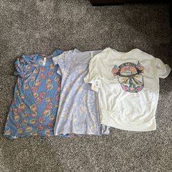 Women’s shirts - small