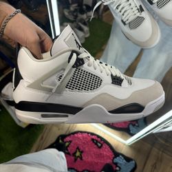 Jordan 4 Military Blacks *New*