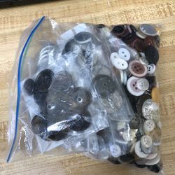 DIY Supplies - Assorted Buttons - 1lb