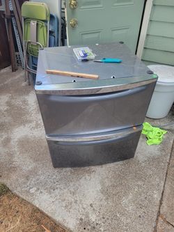 May tag Laundry Pedestals