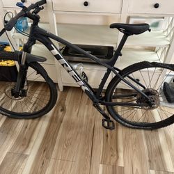 Trek Marlin 7 In Great Condition 750$ OBO