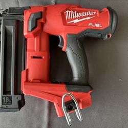 Milwaukee 18 Brad Nailer 