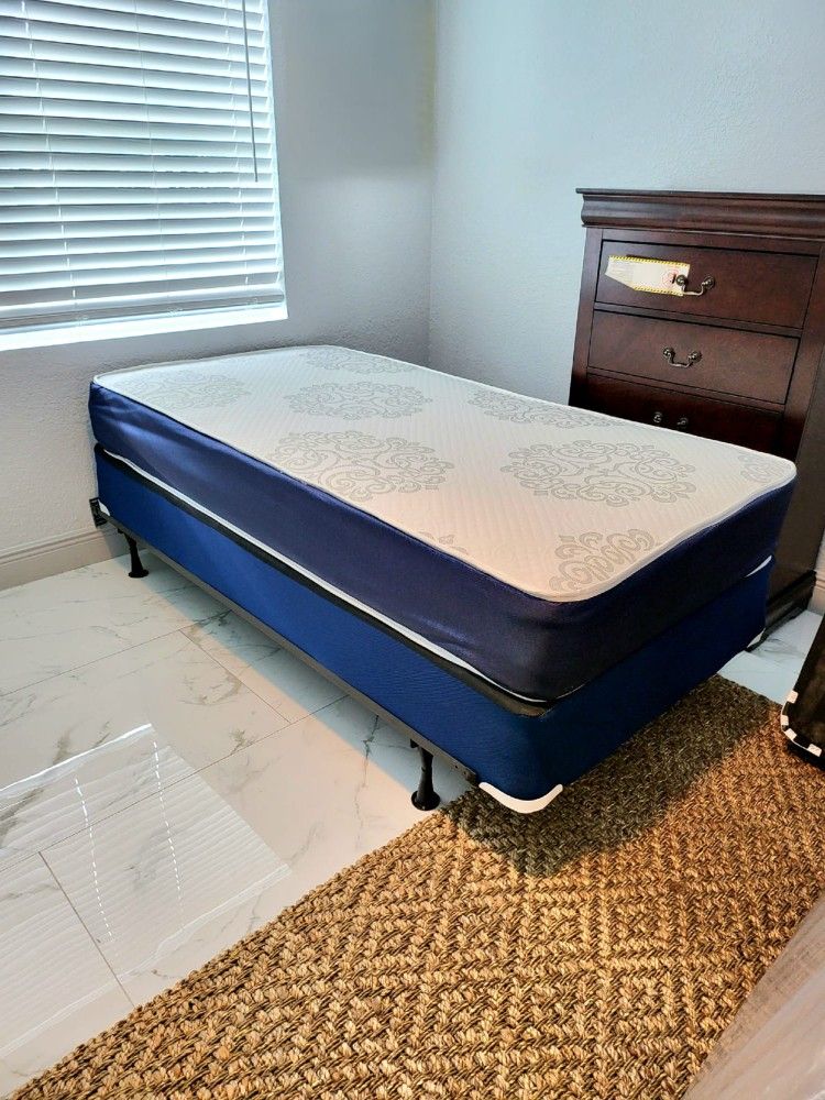 NEW Twin MATTRESS and BOX SPRING. Bed frame not included👍