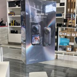 Insta360 X6 8K 360 Camera Essentials Bundle