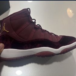Jordan 11 Heiress Night Maroon