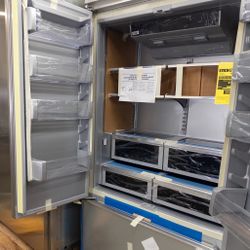 New In Box Kitchen Aid French Door Panel Ready 42” Built In Fridge