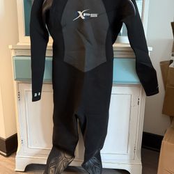 Boys Medium 3/2mm Wetsuit 