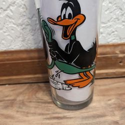 Vintage 1973 Daffy Duck & Pepé Le Pew Pepsi Glass Collection Warner Bros