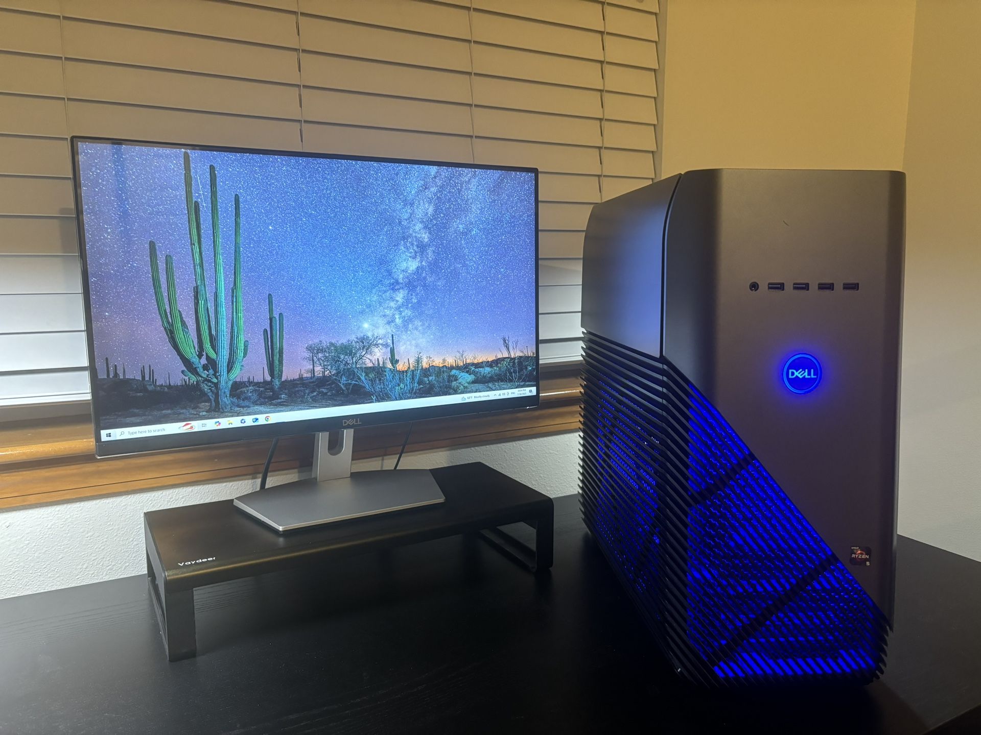 Dell Inspiron 5676 + 24 ‘’ Dell Monitor + Monitor Stand - Ryzen 5 1500 Quad-Core, AMD Radeon 570