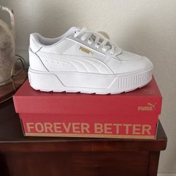 Women’s White Sneakers 