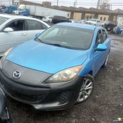 2010 Mazda 3 Fully Loaded With Girly Appeal