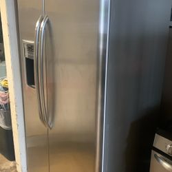 Side by side Refrigerator 