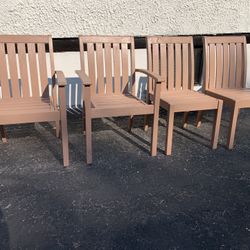 Set of 4 outdoor chairs / painted Pottery Barn  2 Arm: 24 W x 24 D x 36H  2 side; 19 W x 24 D x 36H 
