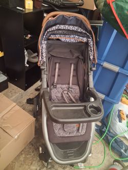 Bolt stroller