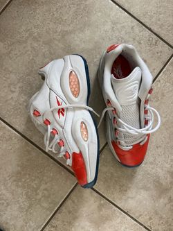 Size 7 men shoes or boys youth shoes (USED)