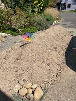 Free fill dirt