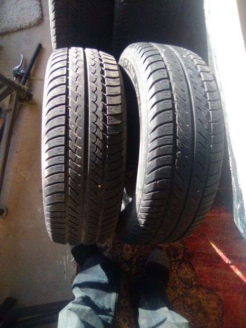 tiger paw awp ll P215-70r14 center for used tires