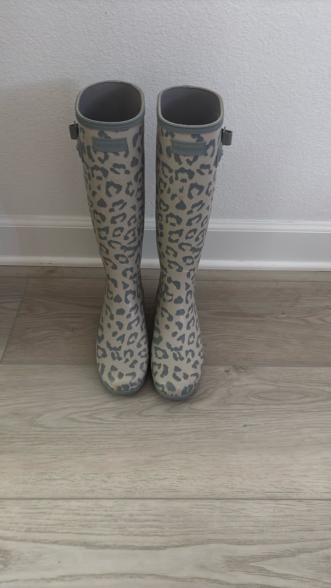 Hunter Tall Rain Boots Size 7