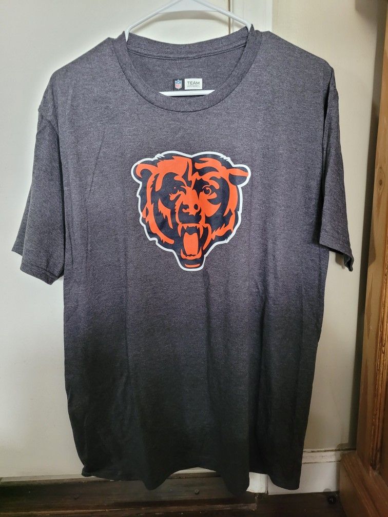CHICAGO BEARS MENS T-SHIRT! SIZE LARGE! BNWOT!