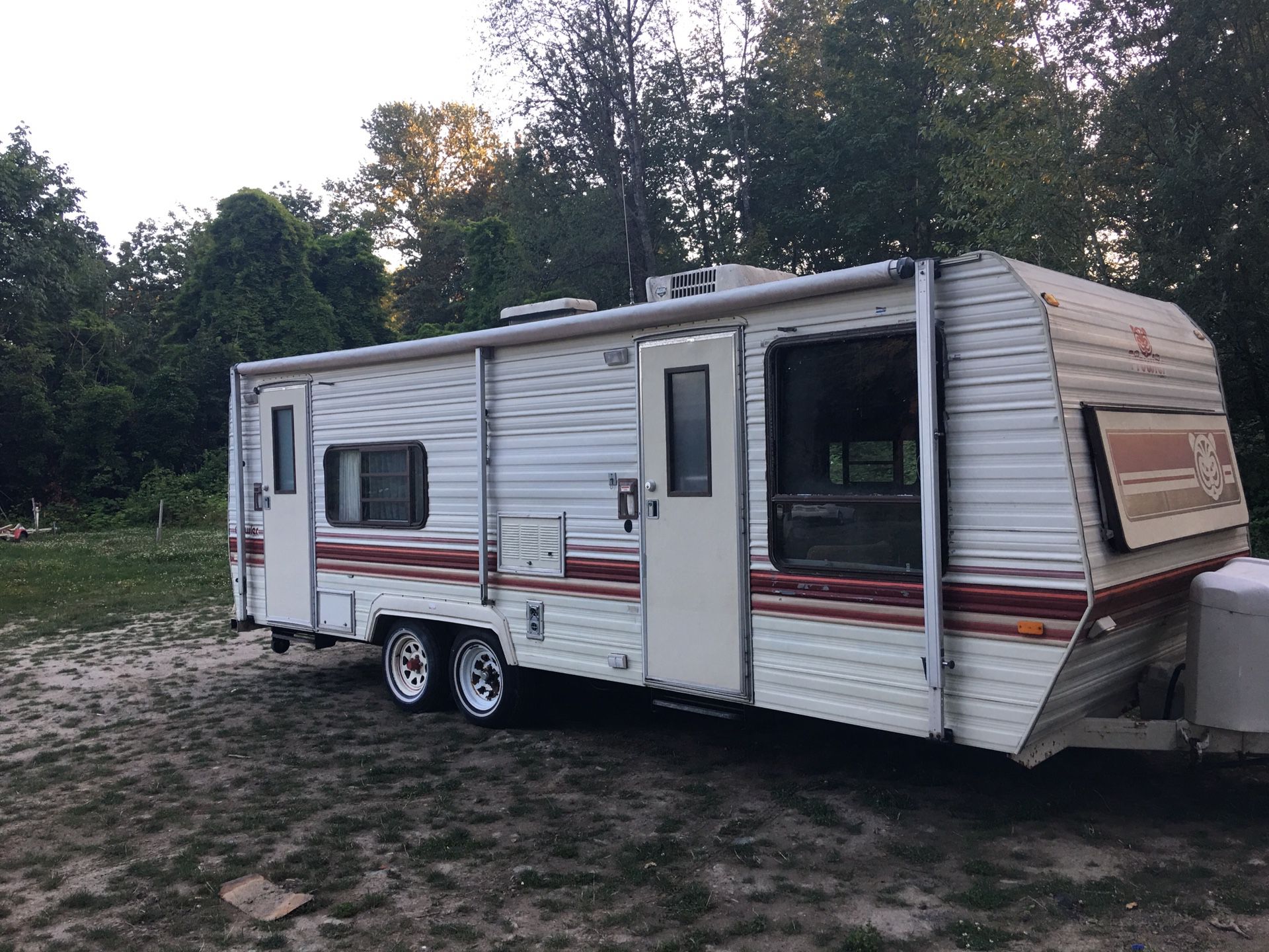 1986 25ft travel trailer good condition