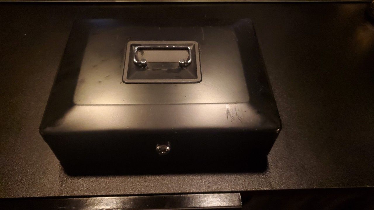 Sentry Cash Box With Key