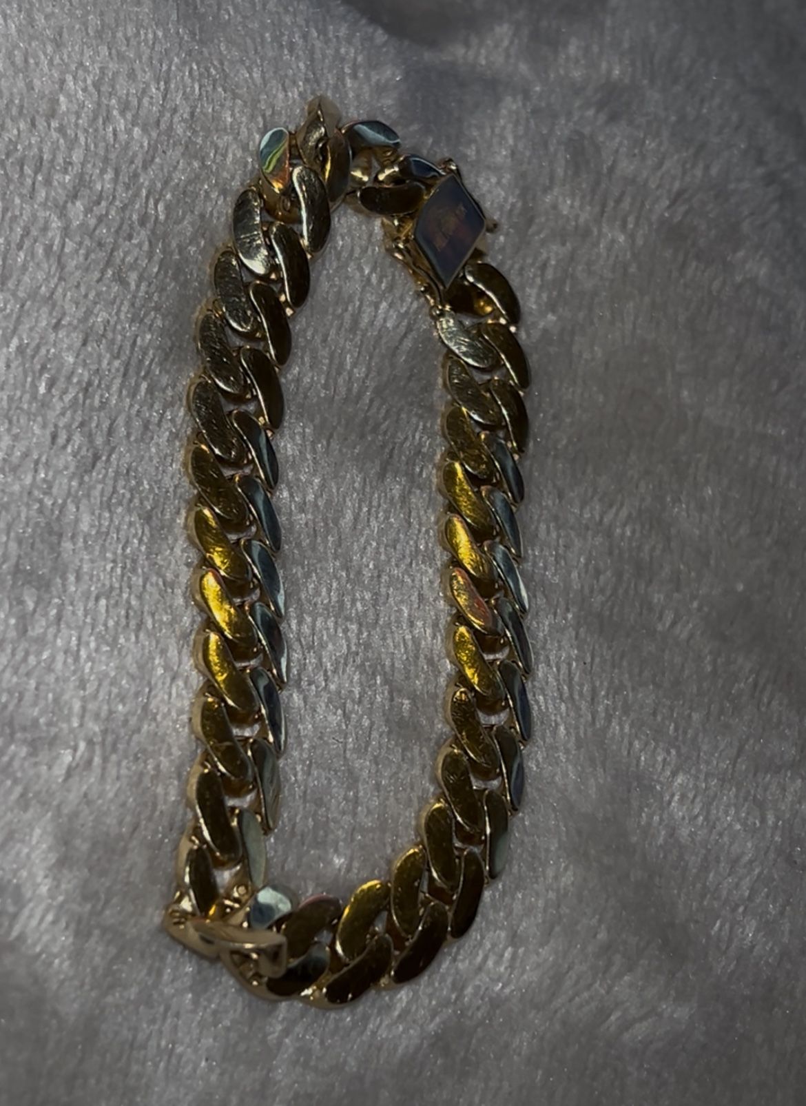Brand new 10k gold sleek Miami Cuban 8inch bracelet 9.5mm 16.2g all real gold no trades