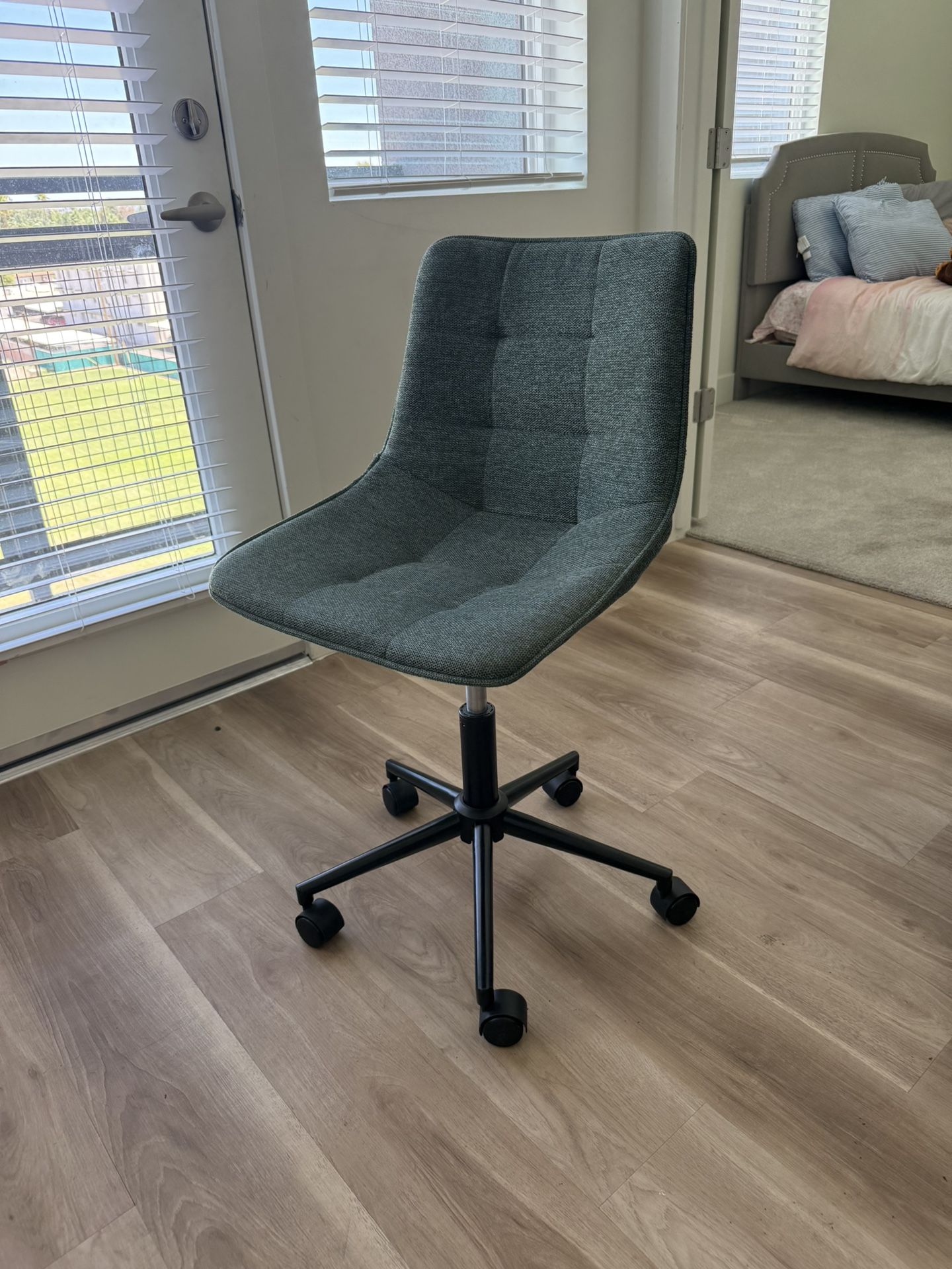 Dark Green Desk Chair