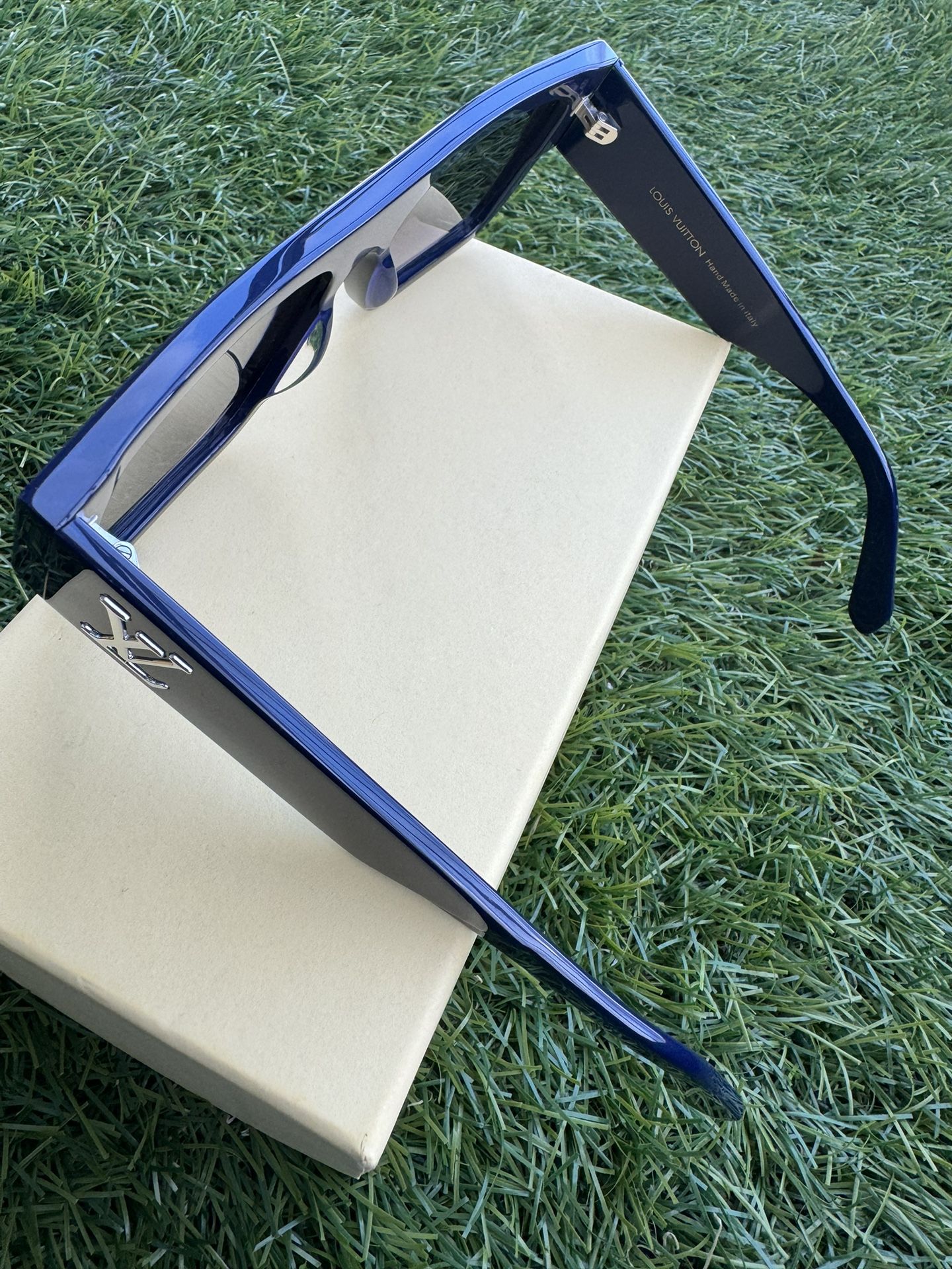 Z2125E LV Clash Square Large Sunglasses- BLUE for Sale in Houston
