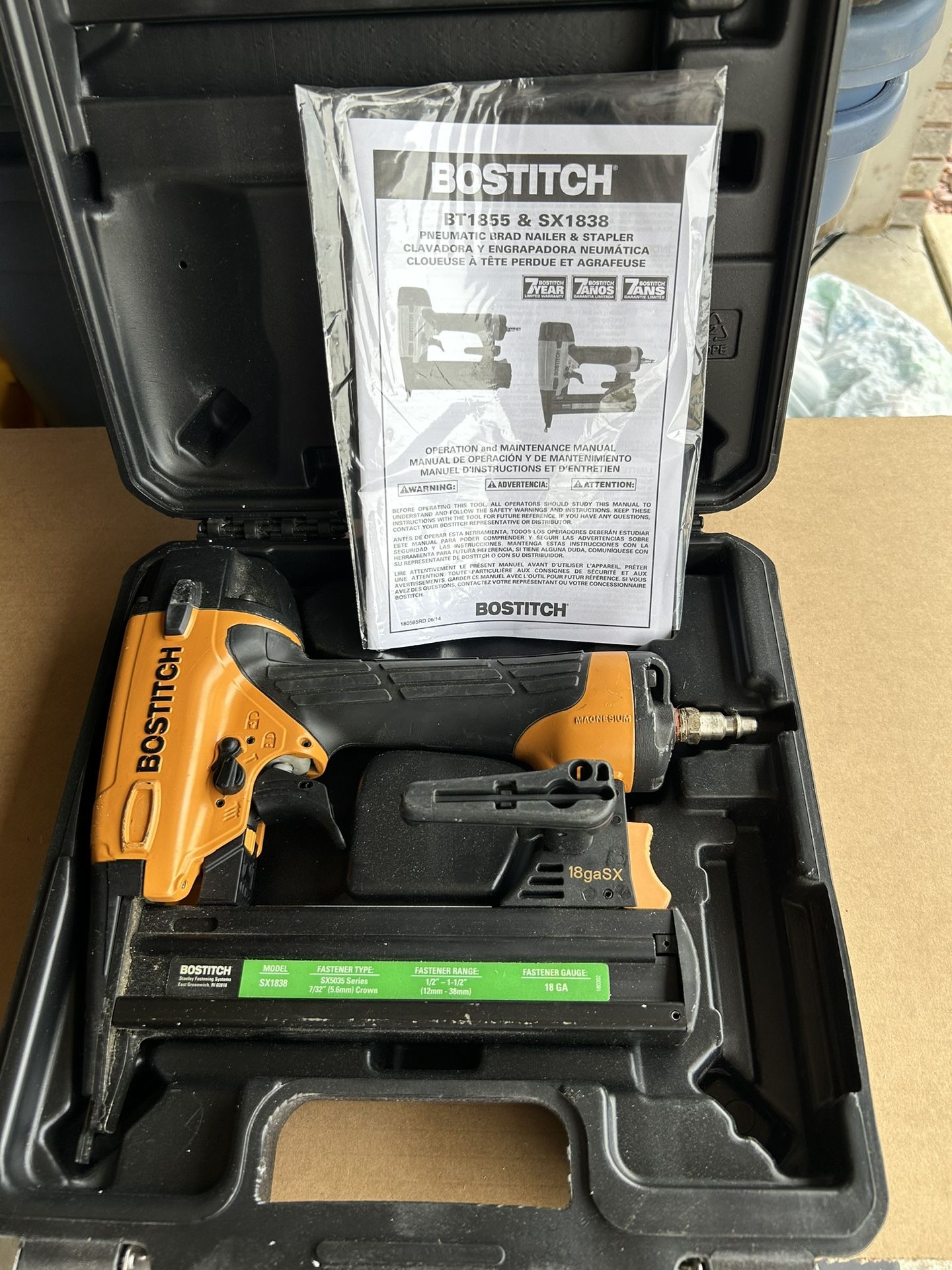 BOSTITCH PNEUMATIC BRAD & STAPLE NAILER