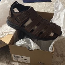 Men’s Size 11 Clarks 