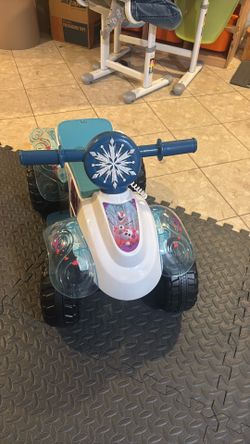Disney Frozen 2 Kid Trax Sing and Ride On Toy