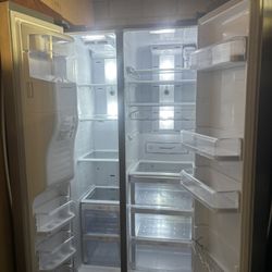 Samsung Premium Stainless Steel Side-by-Side – Huge Capacity, Perfect Condition, Fast Cooling!”