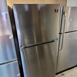Samsung 18cu Ft Apartment Size Stainless Steel Top Freezer Refrigerator With Ice 🧊 Maker