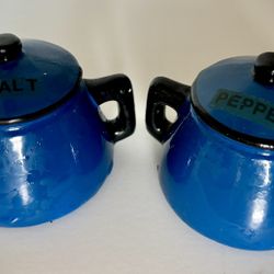 Vintage Blue Tea Kettle Teapot Salt & Pepper Shakers