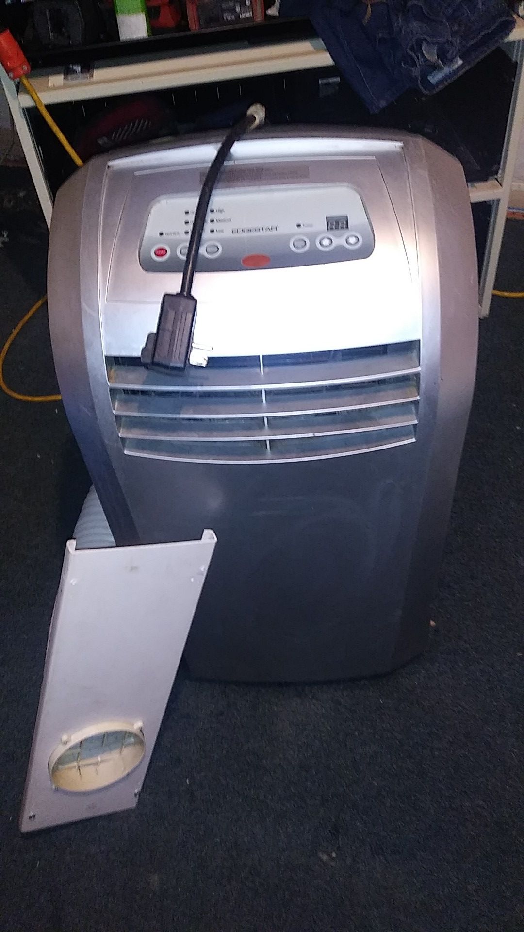 Window AC great condition cold and hot