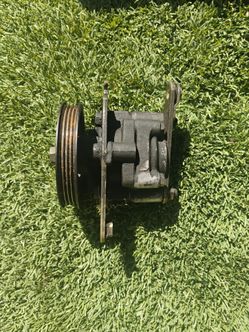Power steering pump RX300 '99