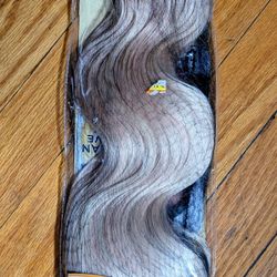 18 In Wavy Pony Tail Rose Gold W/Dark Roots