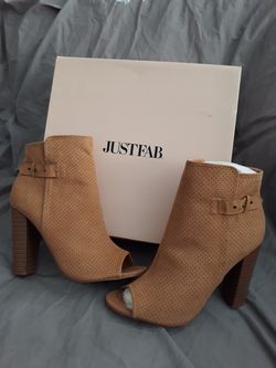 Womens suede Tan Booties sz 10