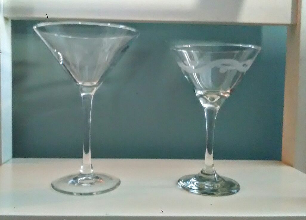 Set of 2 Stemmed Cocktail Glasses