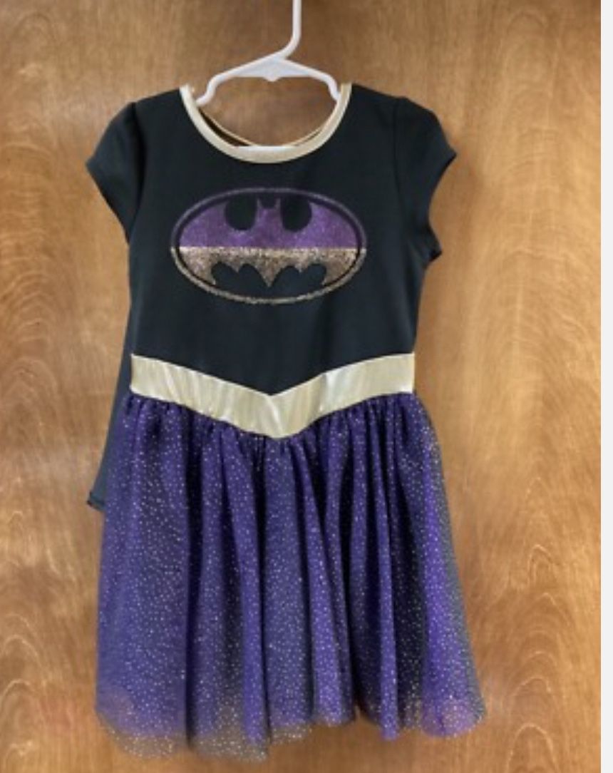 Girls"TM OC Comic"Batman purple,blk, gold dress & attached cape. Size l (10-12)