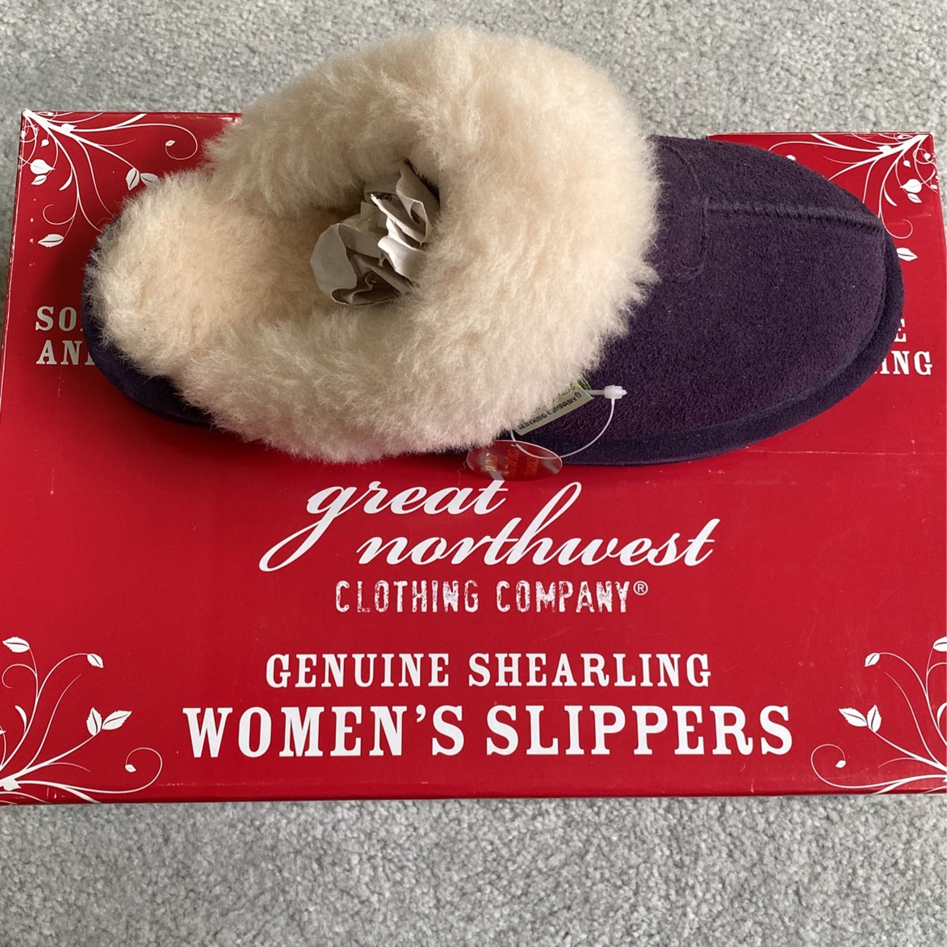 GREAT NORTHWEST Clothing co. / Size 7 / Slippers