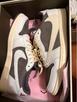 Jordan 1 Travis Scott low