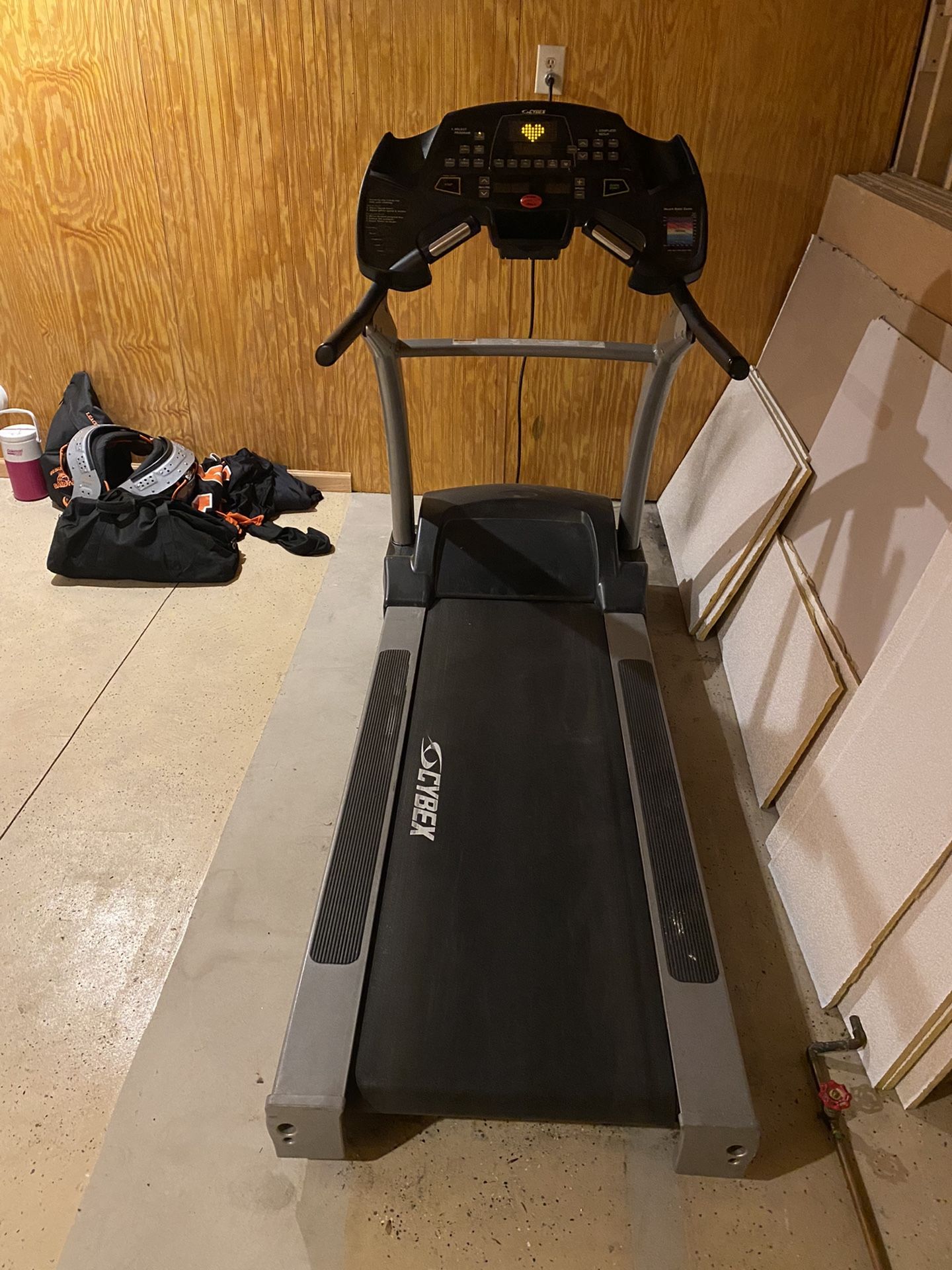 Cybex 550t Pro 3 Treadmil