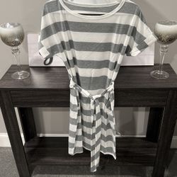Gray Stripes Pocketed T-shirt Dress with Belt