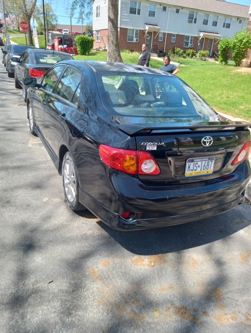 Toyota Corolla 2010 Estándar https://offerup.com/redirect/?o=Mjc2Lk1pbA== Milla Y Algo Está En Buenas Condiciones Corre Lo Más Bien Pido 3800 O Mejor