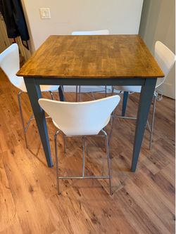 Kitchen Table w/ 4 Chairs