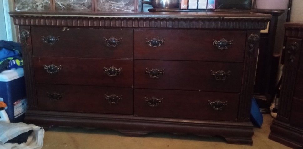 Dresser Set