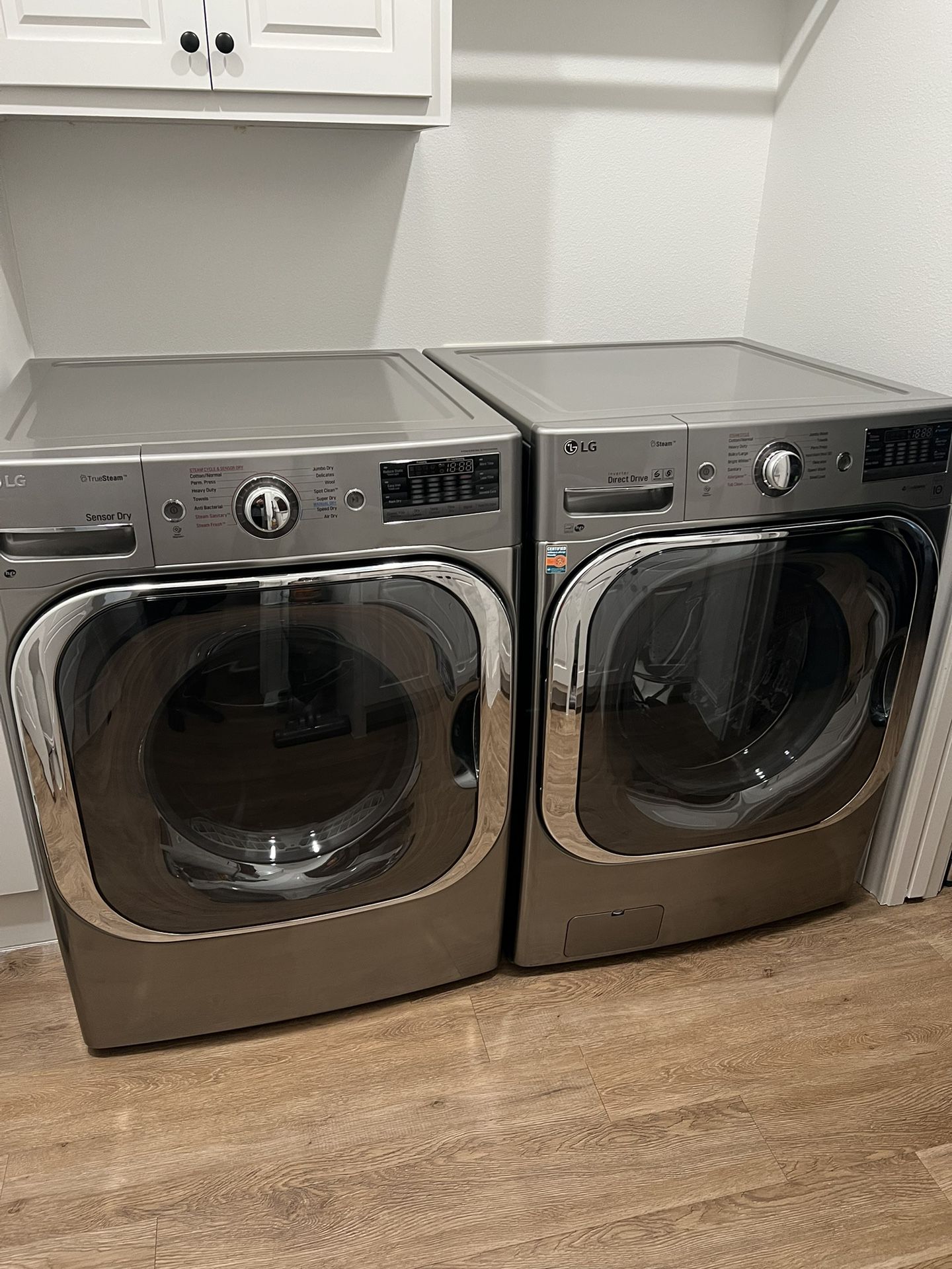 LG washer And dryer