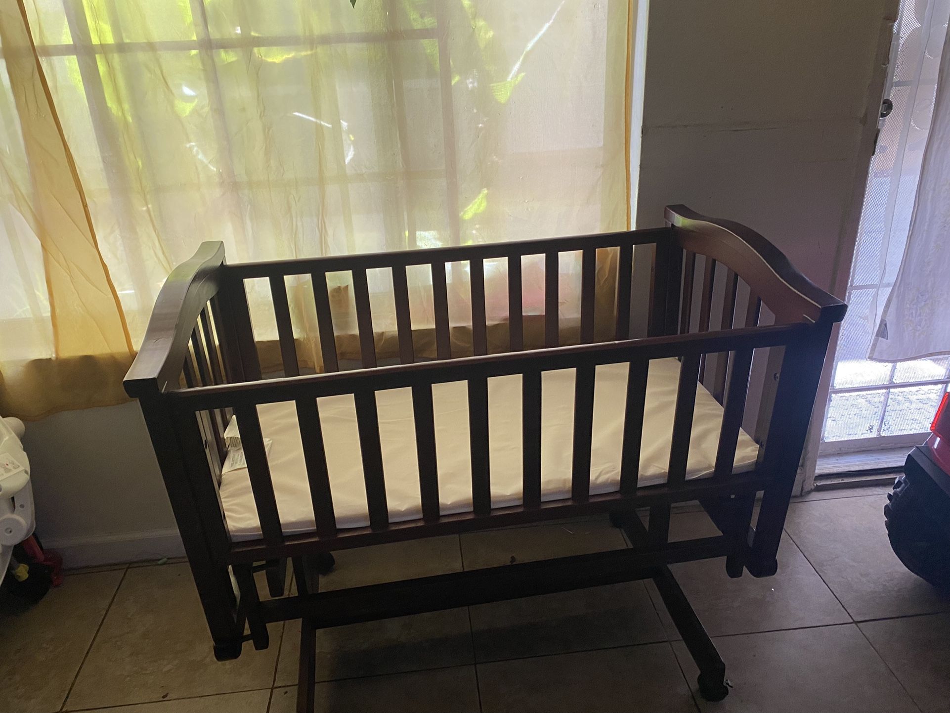 Dream On Me Lullaby Cradle Glider, Espresso